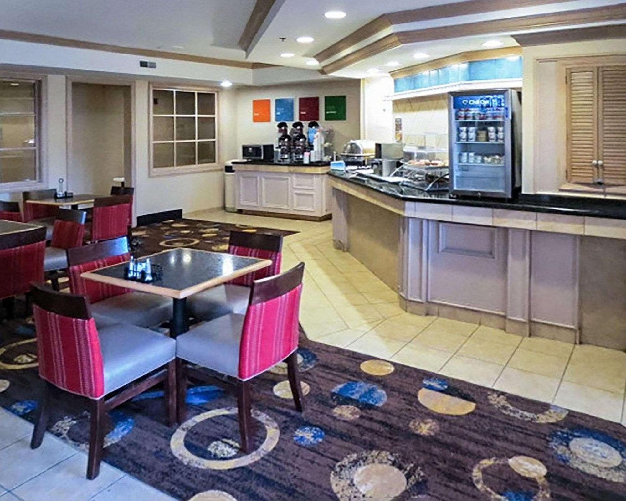 Comfort Suites Fort Wayne - Southwest Экстерьер фото