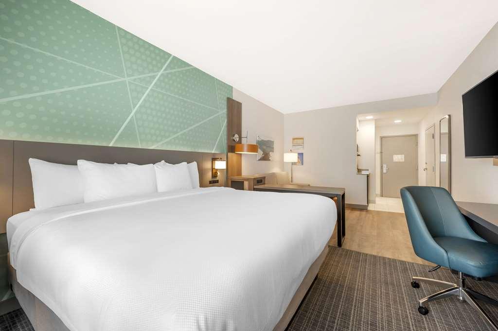 Comfort Suites Fort Wayne - Southwest Номер фото