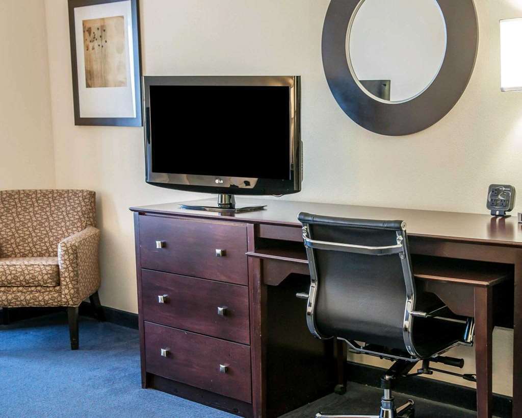 Comfort Suites Fort Wayne - Southwest Номер фото