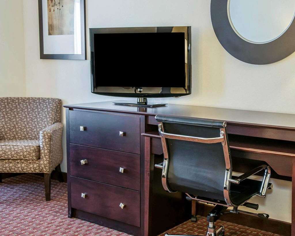 Comfort Suites Fort Wayne - Southwest Номер фото